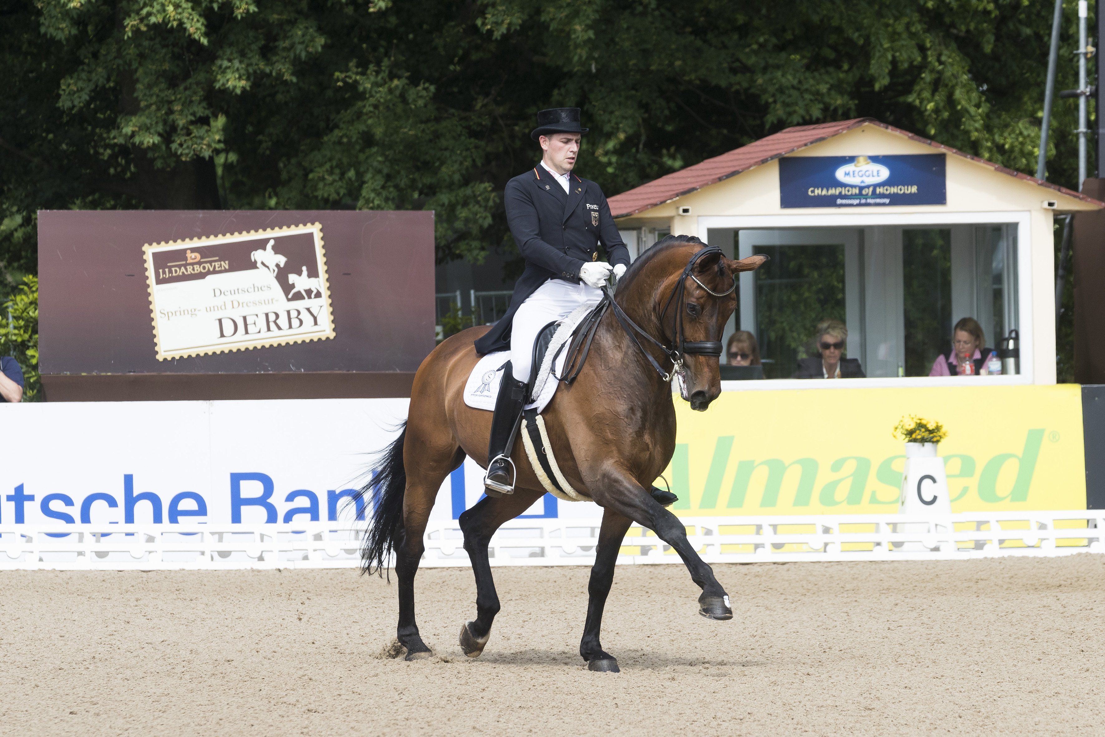 Hamburg: Frederic Wandres ist Derby-Sieger Dressur